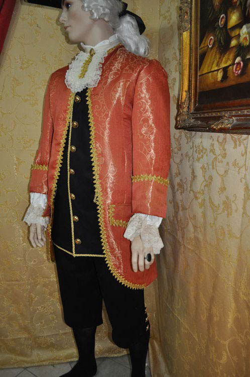 Costume