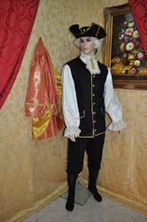 Costume