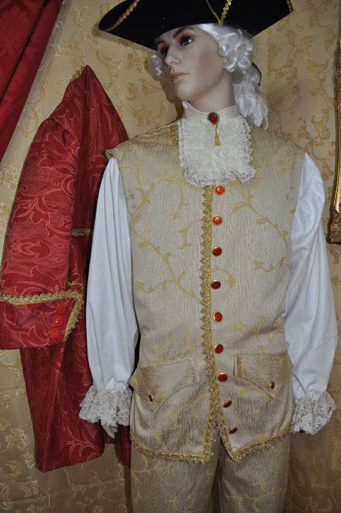 Costume