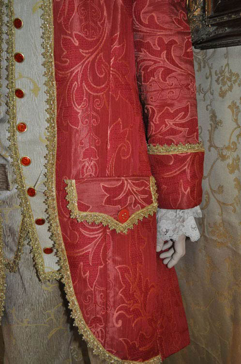 Costume