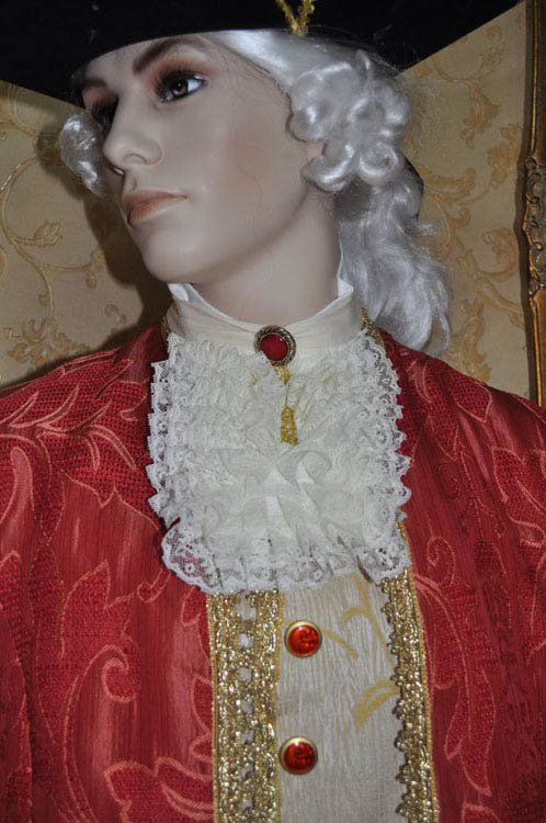 Costume