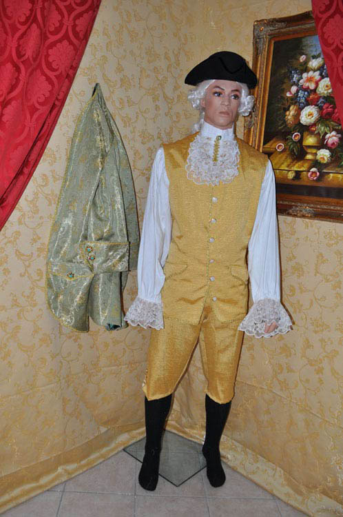 Costume