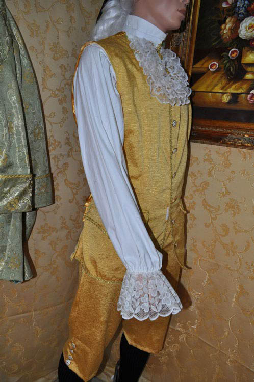 Costume