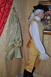 Costume