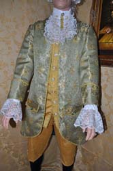 Costume
