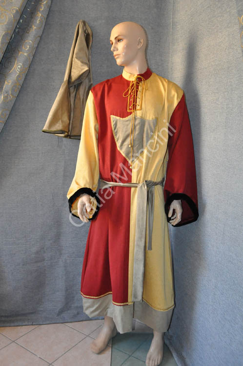 Medieval costumes and dress (14)