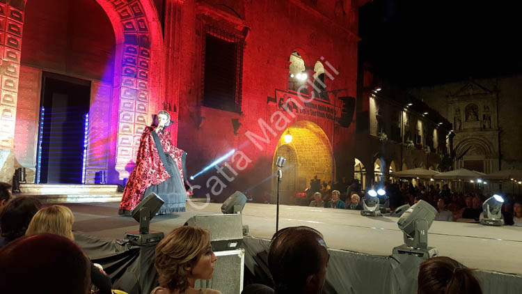 Catia Mancini Piazza del Popolo Ascoli Piceno Costumi (17)