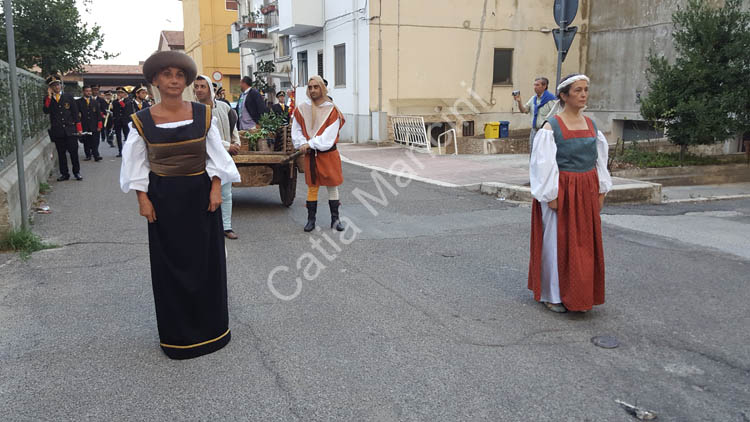 sfilata corteo bernalda figurante catia mancini (10)